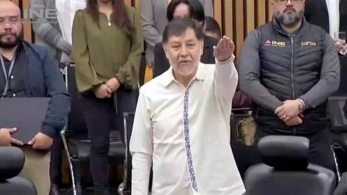 Fernández Noroña se enfrenta en la mesa del INE